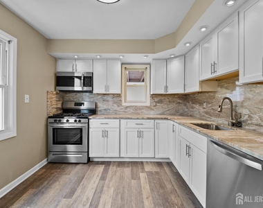 49 Louis Avenue - Photo Thumbnail 4
