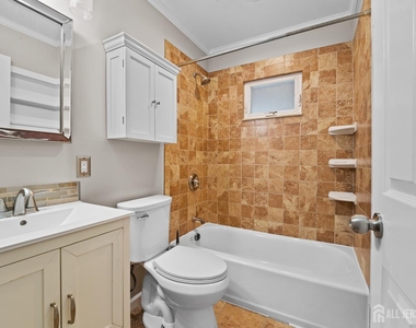 49 Louis Avenue - Photo Thumbnail 10