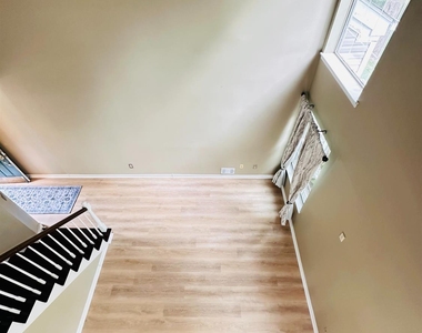 222 Long Meadow Road - Photo Thumbnail 14