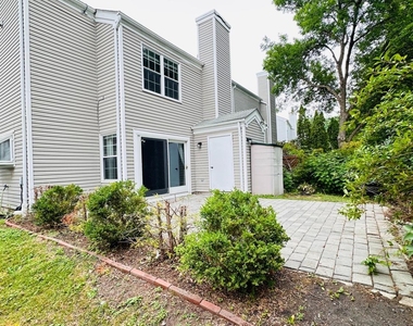 222 Long Meadow Road - Photo Thumbnail 24