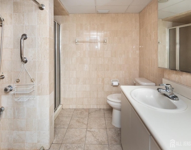 30 S Adelaide Avenue - Photo Thumbnail 19