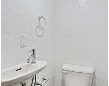 362 Hancock Street - Photo Thumbnail 5