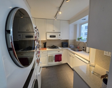 41 W 58th Street - Photo Thumbnail 4