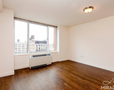 60 W 23rd Street - Photo Thumbnail 1