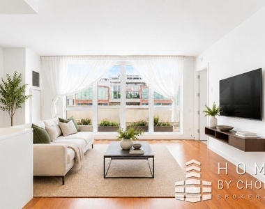 135 N 11th Street - Photo Thumbnail 2