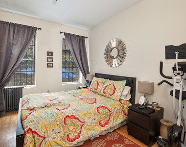 626 Lincoln Place - Photo Thumbnail 2