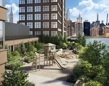 29 Huron Street - Photo Thumbnail 8