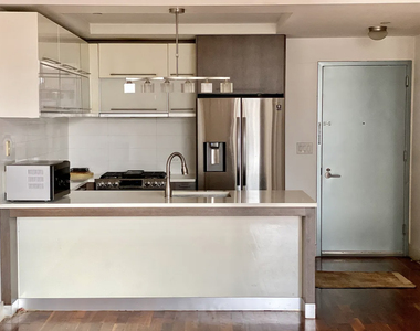214 N 11th Street - Photo Thumbnail 3