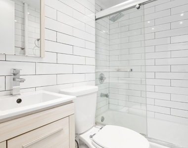 456 W 22nd Street - Photo Thumbnail 7