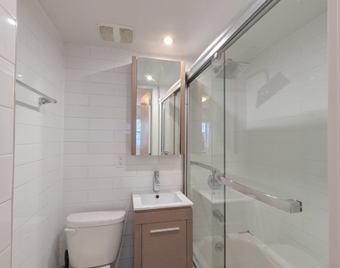 310 W 22nd Street - Photo Thumbnail 4