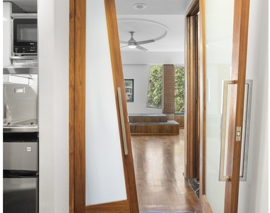11 E 128th Street - Photo Thumbnail 2
