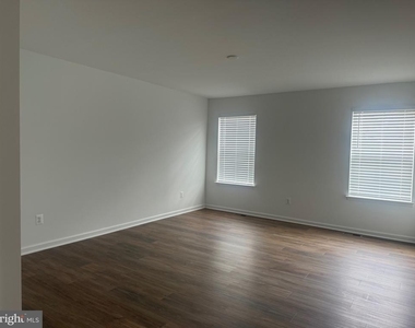 151 Capulet Court - Photo Thumbnail 13