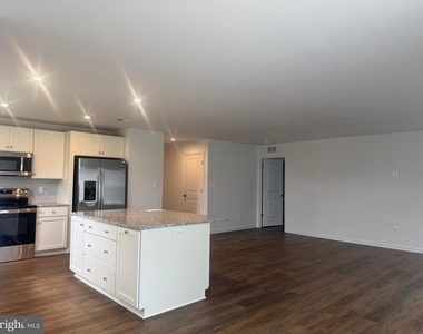 151 Capulet Court - Photo Thumbnail 9