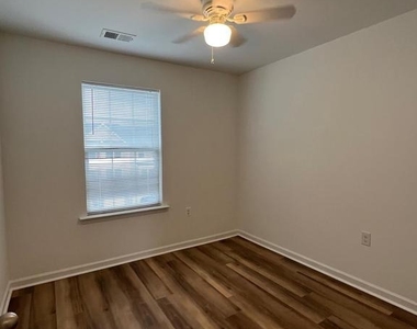 51 Ventura Way - Photo Thumbnail 15