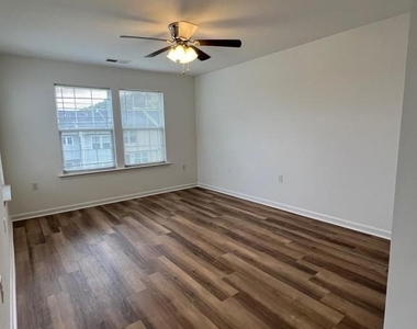 51 Ventura Way - Photo Thumbnail 16