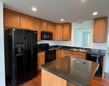 51 Ventura Way - Photo Thumbnail 4