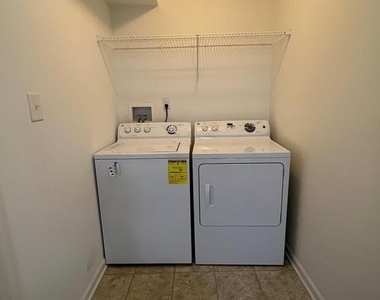 51 Ventura Way - Photo Thumbnail 8