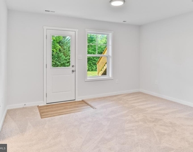 147 Olga Drive - Photo Thumbnail 10