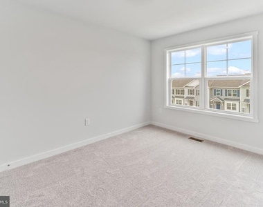 147 Olga Drive - Photo Thumbnail 25