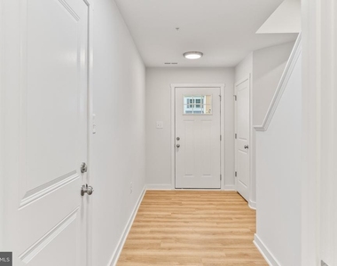 147 Olga Drive - Photo Thumbnail 8