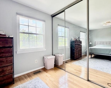 4232 Stockbridge Drive - Photo Thumbnail 12