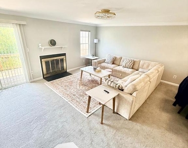 4232 Stockbridge Drive - Photo Thumbnail 2