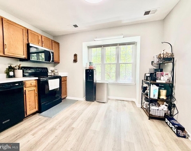 4232 Stockbridge Drive - Photo Thumbnail 8