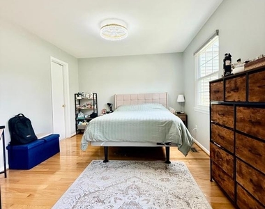 4232 Stockbridge Drive - Photo Thumbnail 13