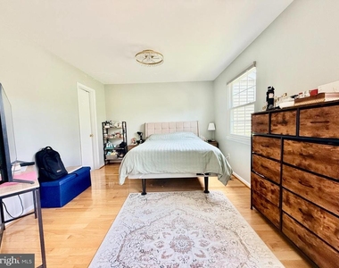 4232 Stockbridge Drive - Photo Thumbnail 11