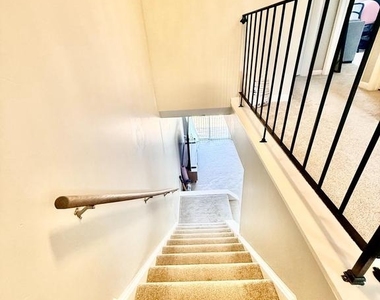 4232 Stockbridge Drive - Photo Thumbnail 10