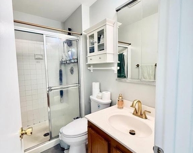 4232 Stockbridge Drive - Photo Thumbnail 14