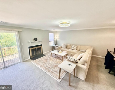 4232 Stockbridge Drive - Photo Thumbnail 4
