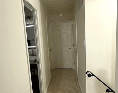 7627 Glenolden Place - Photo Thumbnail 9