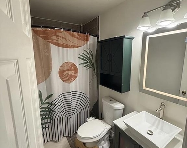 7627 Glenolden Place - Photo Thumbnail 7