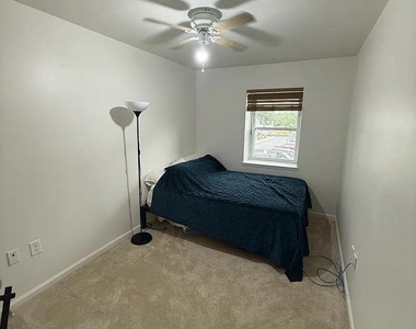 7627 Glenolden Place - Photo Thumbnail 11