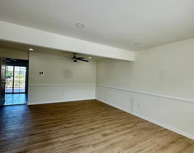 9242 Jessica Drive - Photo Thumbnail 2