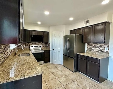 9242 Jessica Drive - Photo Thumbnail 6