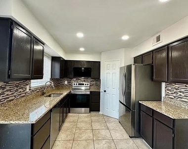 9242 Jessica Drive - Photo Thumbnail 7