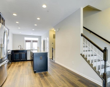 270 High Rail Terrace Se - Photo Thumbnail 4