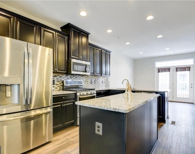 270 High Rail Terrace Se - Photo Thumbnail 2