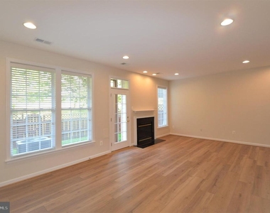 25140 Boomerang Terrace - Photo Thumbnail 44