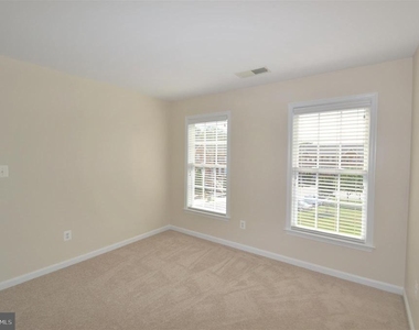 25140 Boomerang Terrace - Photo Thumbnail 36