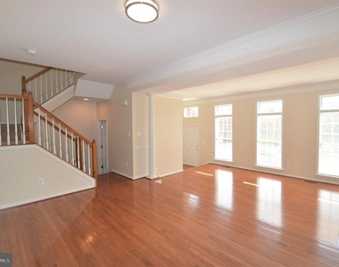 25140 Boomerang Terrace - Photo Thumbnail 9