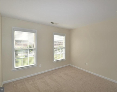 25140 Boomerang Terrace - Photo Thumbnail 38