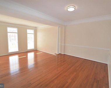 25140 Boomerang Terrace - Photo Thumbnail 10