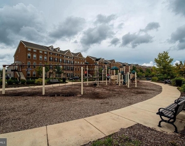 22567 Naugatuck Square - Photo Thumbnail 25