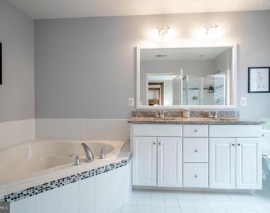22567 Naugatuck Square - Photo Thumbnail 15