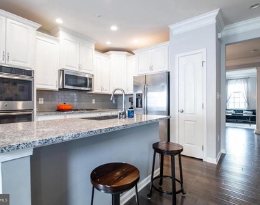22567 Naugatuck Square - Photo Thumbnail 12