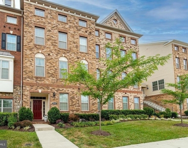 22567 Naugatuck Square - Photo Thumbnail 20