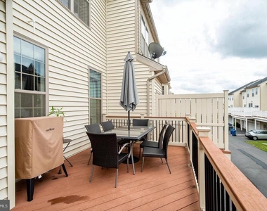 22567 Naugatuck Square - Photo Thumbnail 16